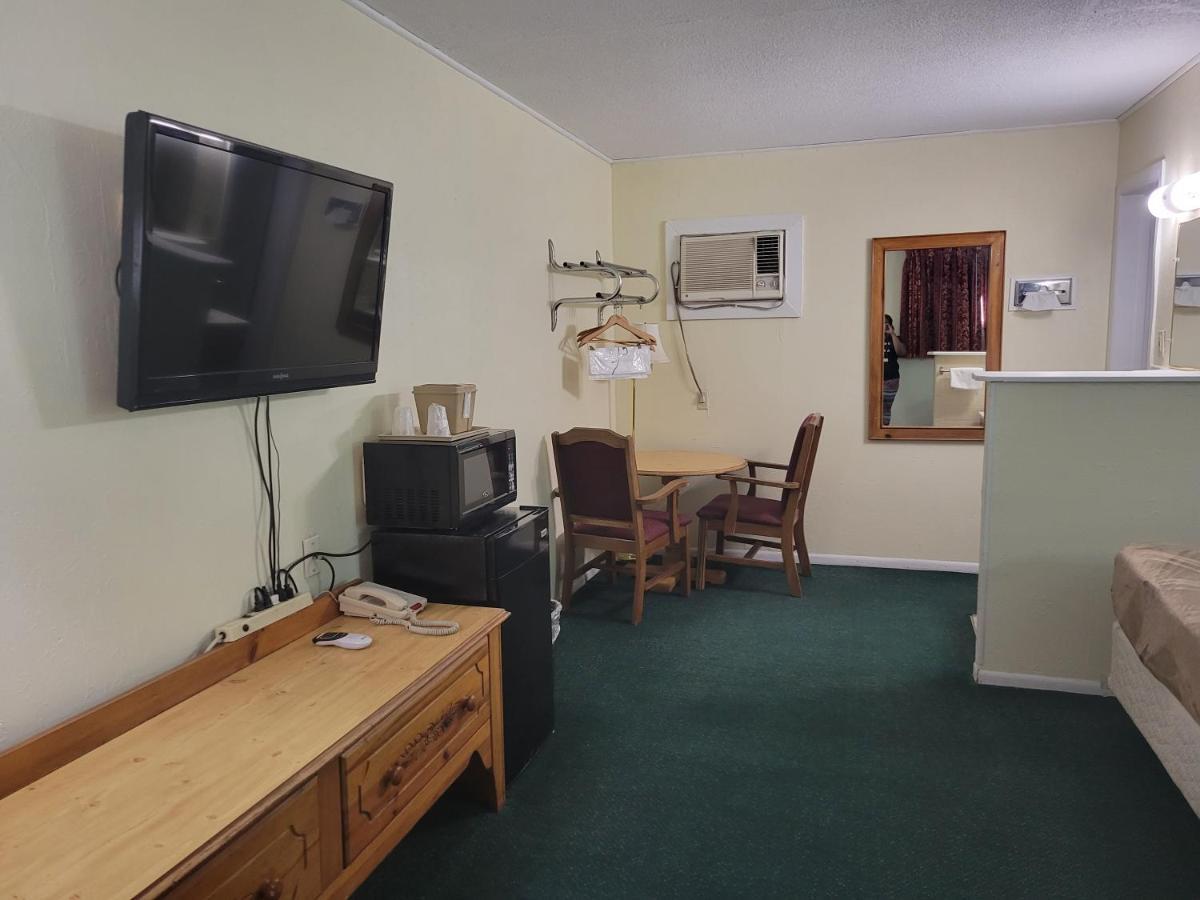 Budget Motel *